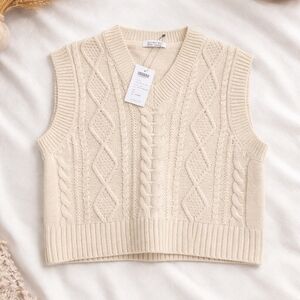 Cropped Knit Sweater Vest – Neutral | Sleeveless | Minimalist